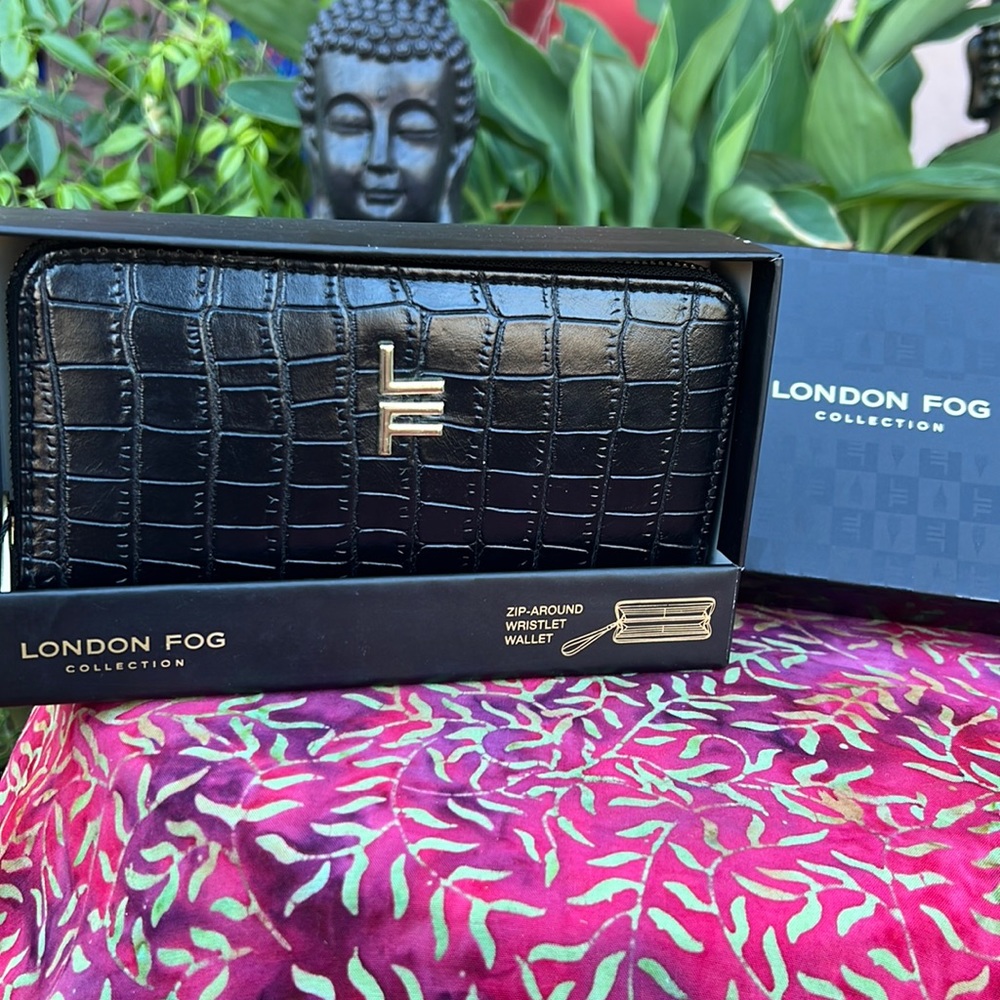 New London Fog Black Croc Embossed Zip Around Wallet or Wristlet - Picture 11 of 12